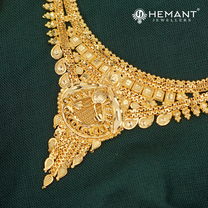 Maharashtrian Filigree Necklace Set (Gala-set) with Matching Kolhapuri Earrings - 5331