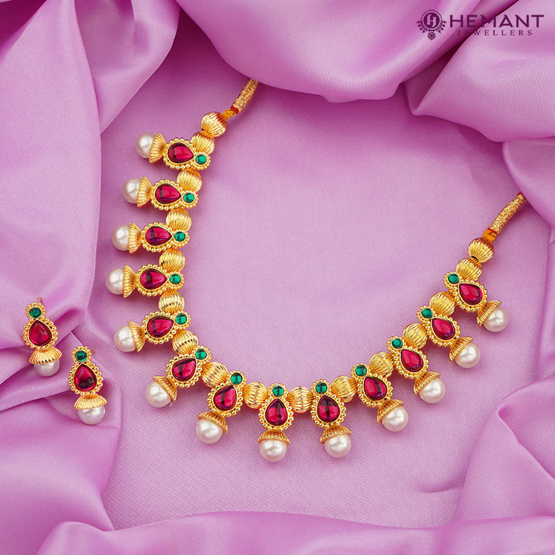 Traditional Maharashtrian Kolhapuri Javmala Panadi Moti (with earrings)