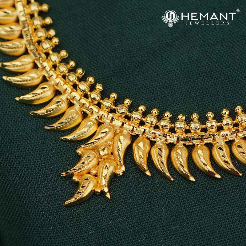 Traditional Kolhapuri Leaf Motif Short Necklace Set | Marathi Choker Design - 5117