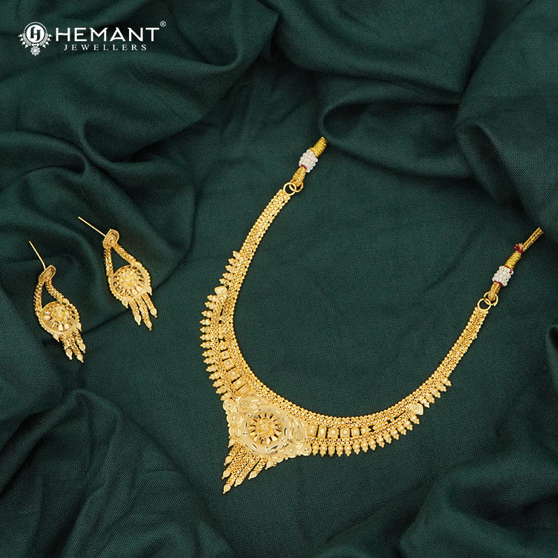 Traditional Maharashtrian Floral Choker Necklace Set | Kolhapuri Temple Jewellery - 5330