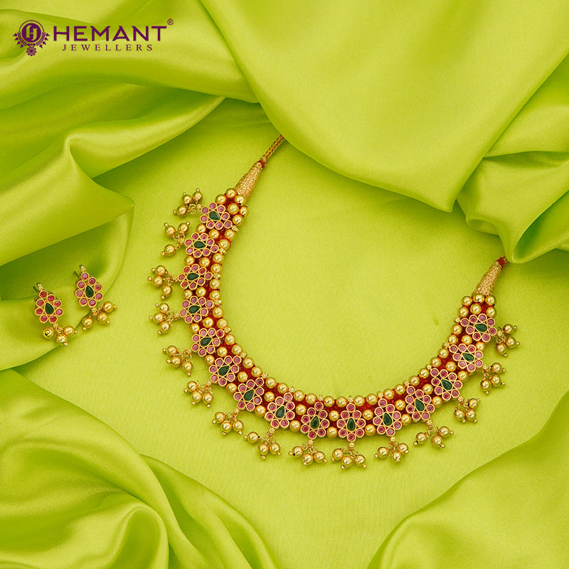 Traditional Maharashtrian Gadi Thushi Panadi Peti with Earrings - 4139