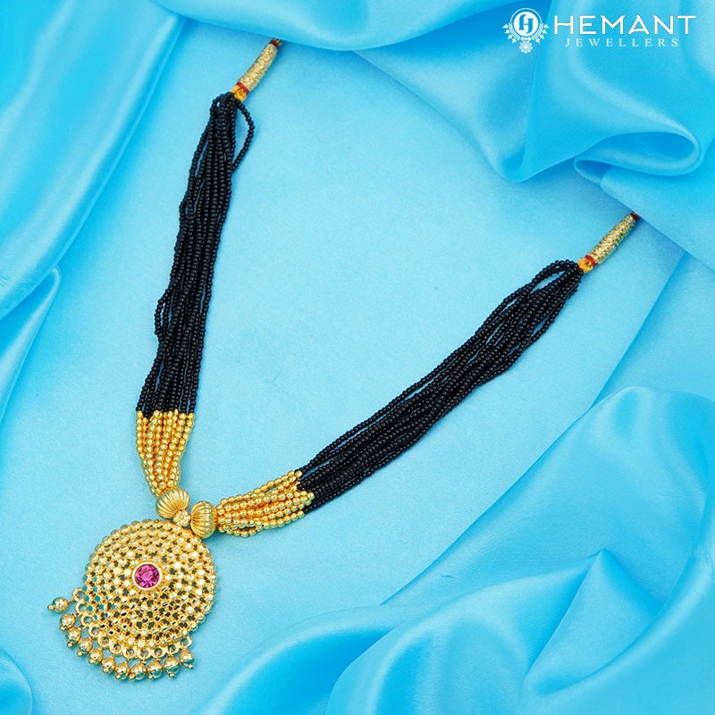 Traditional Maharashtrian Kolhapuri Mangalsutra 12 Mani Saj III Veni