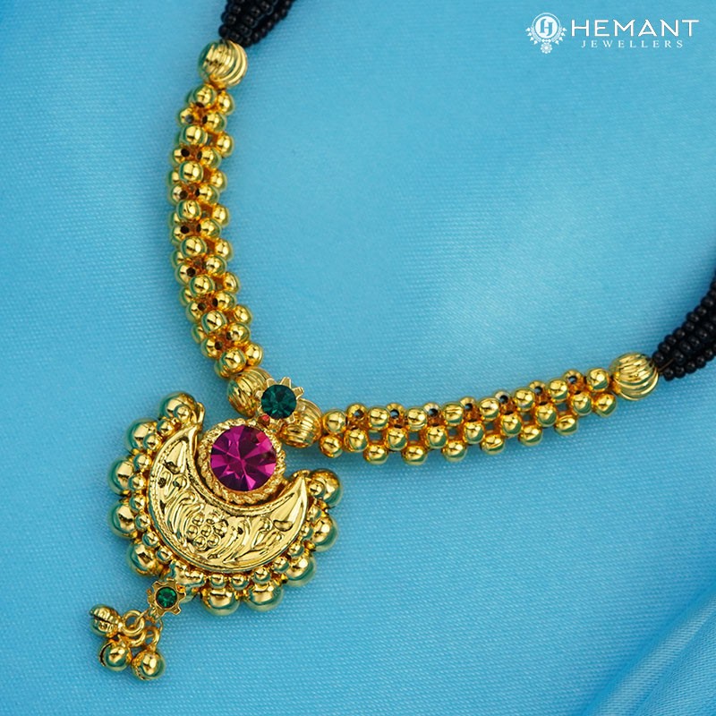 Traditional Maharashtrian Kolhapuri Mangalsutra 3 No. Patch Chand Medium