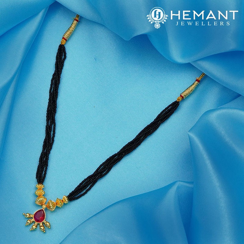 Traditional Maharashtrian Kolhapuri Mangalsutra 3 Utar Jav Pan RC Half