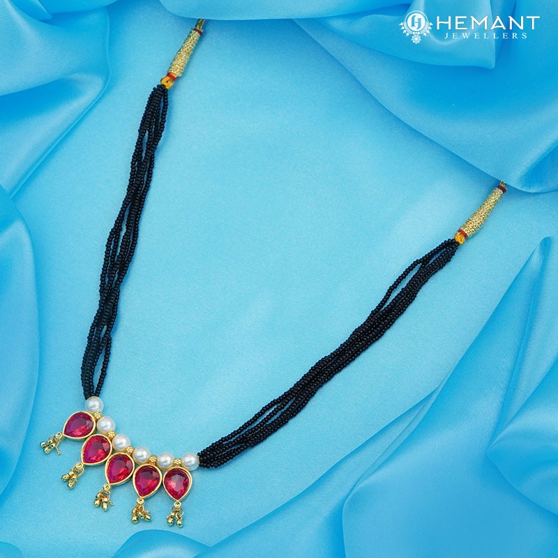 Traditional Maharashtrian Kolhapuri Mangalsutra 5 Panadi 8-10 Moti Red