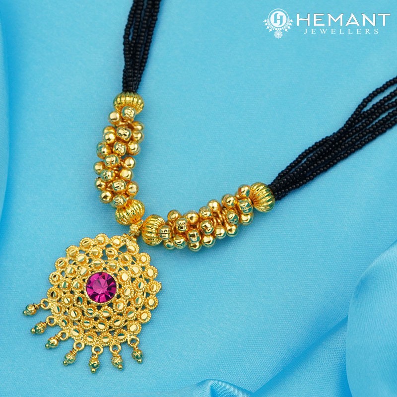 Traditional Maharashtrian Kolhapuri Mangalsutra Big Ghas Saj Veni