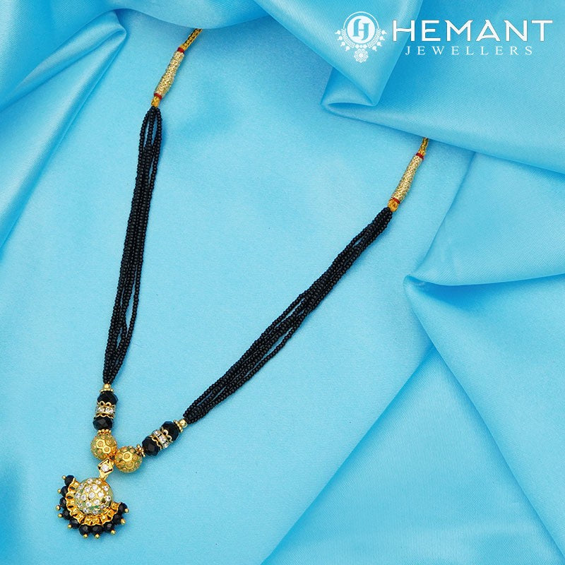 Traditional Maharashtrian Kolhapuri Mangalsutra Jayshree RC Disco Half