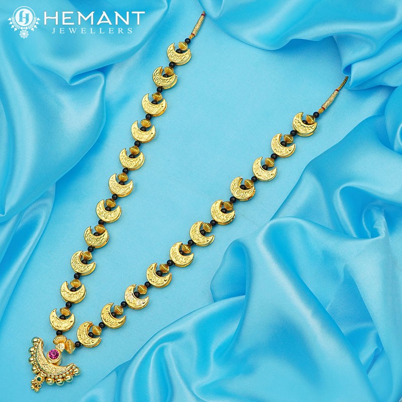 Traditional Maharashtrian Kolhapuri Mangalsutra Long 11 Chand Box