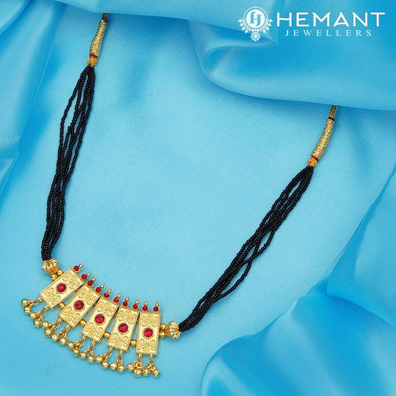 Traditional Maharashtrian Kolhapuri Mangalsutra Plain 5 Kalash Peti