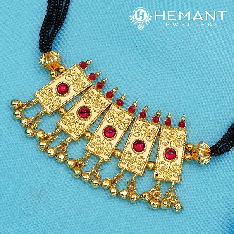 Traditional Maharashtrian Kolhapuri Mangalsutra Plain 5 Kalash Peti