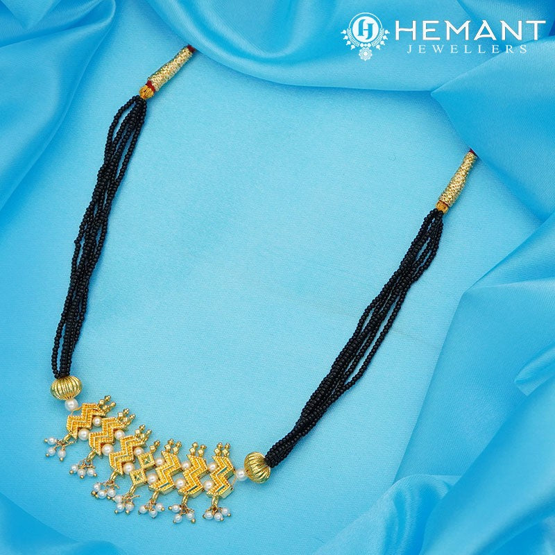 Traditional Maharashtrian Kolhapuri Mangalsutra Plain 7 W Peti Moti