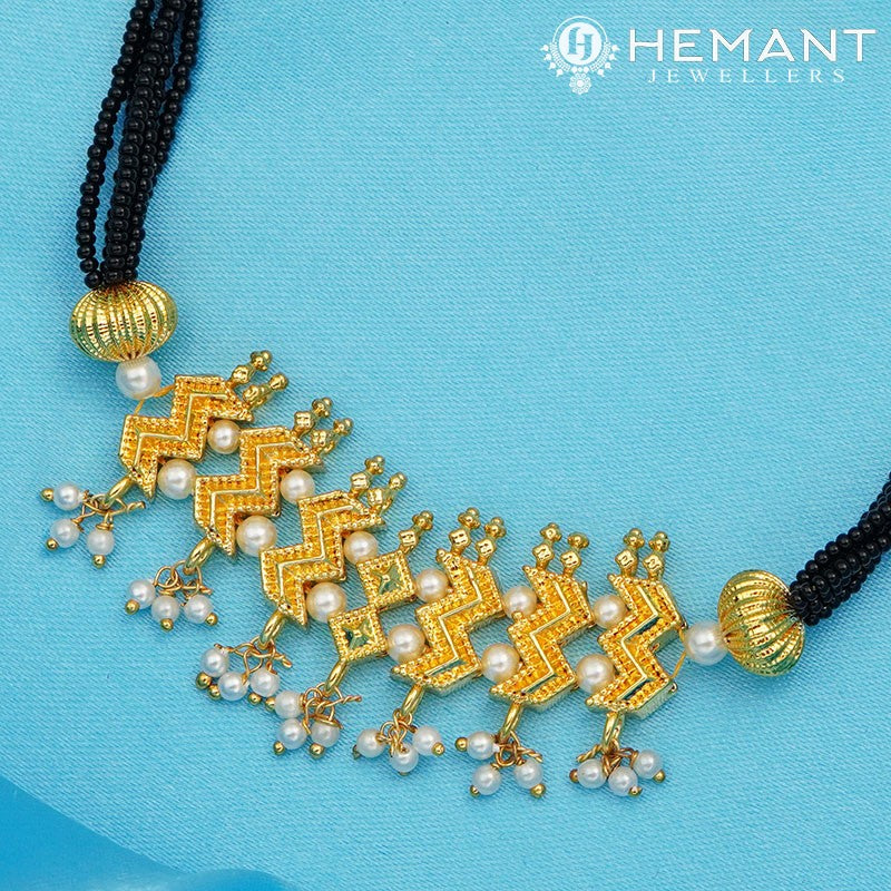 Traditional Maharashtrian Kolhapuri Mangalsutra Plain 7 W Peti Moti