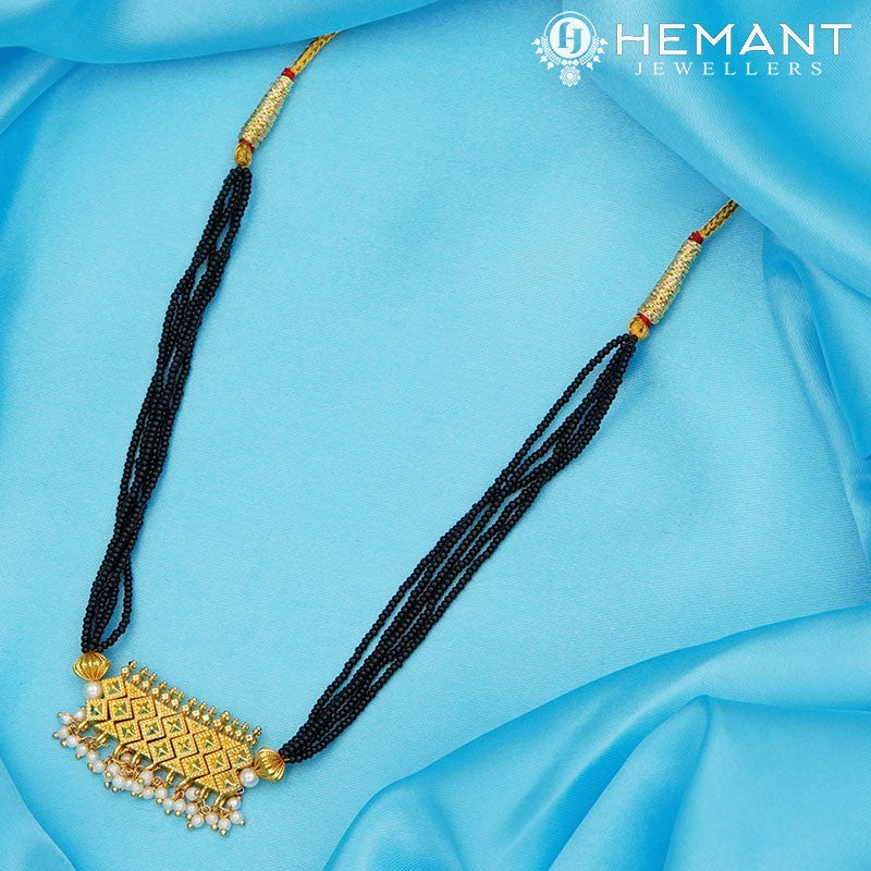 Traditional Maharashtrian Kolhapuri Mangalsutra Plain 9 X+Square Peti Moti