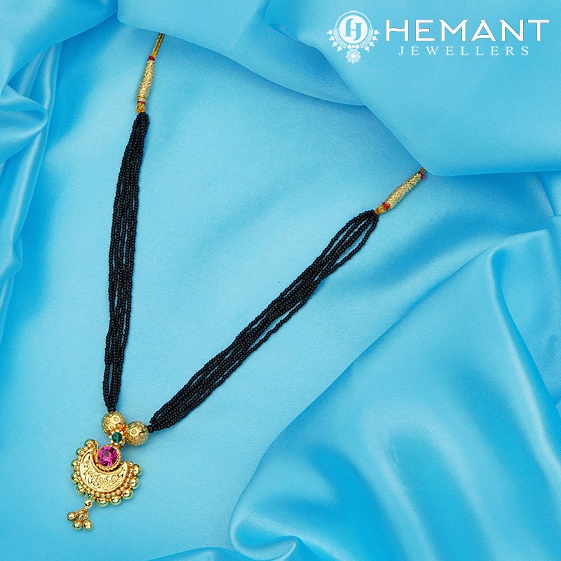 Traditional Maharashtrian Kolhapuri Mangalsutra Plain Chand Medium