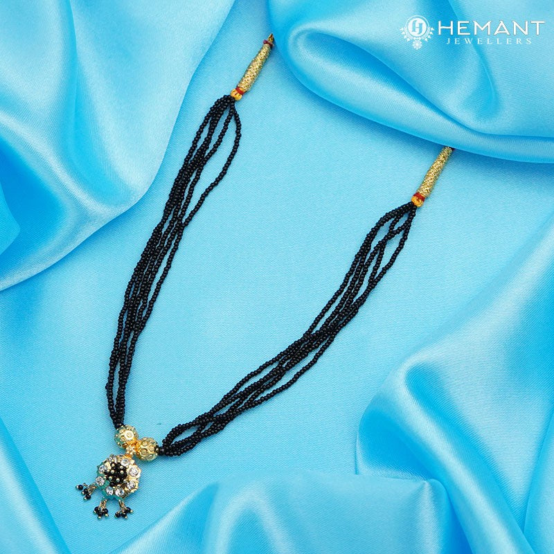 Traditional Maharashtrian Kolhapuri Mangalsutra Plain Ghas 8 Stone