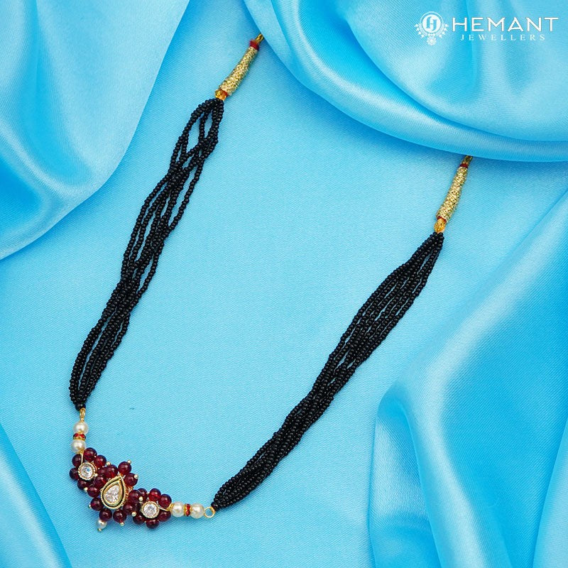 Traditional Maharashtrian Kolhapuri Mangalsutra Plain Nath Red