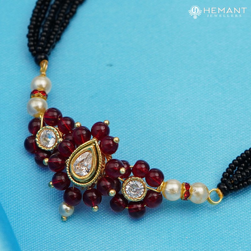 Traditional Maharashtrian Kolhapuri Mangalsutra Plain Nath Red