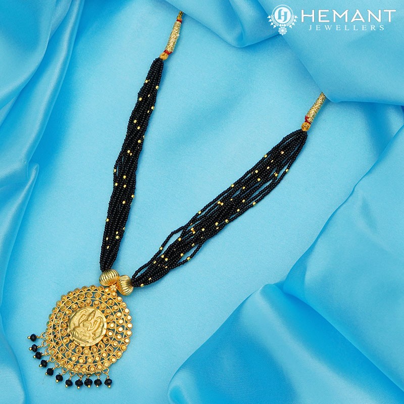 Traditional Maharashtrian Kolhapuri Mangalsutra Random Laxmi III Veni