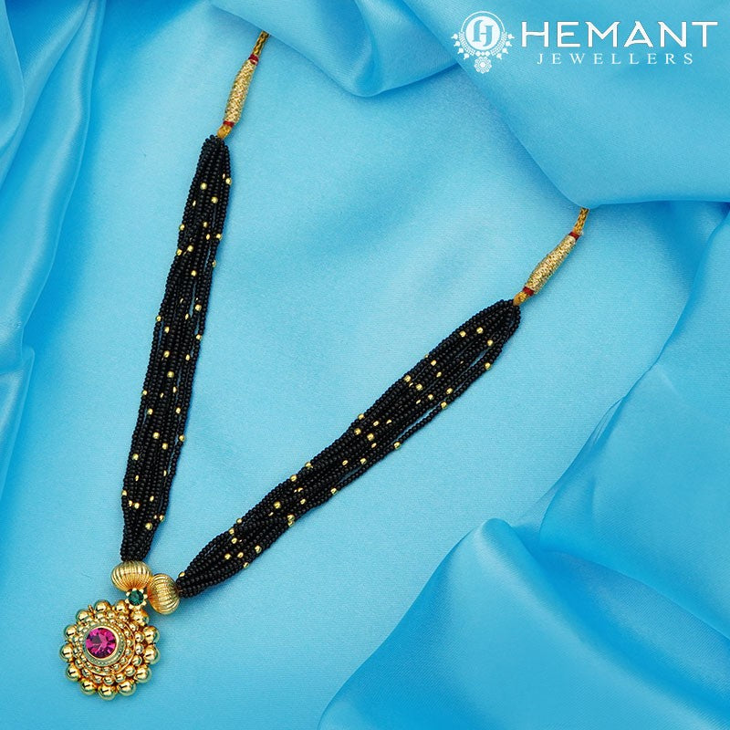 Traditional Maharashtrian Kolhapuri Mangalsutra Random Saj 0-2-5