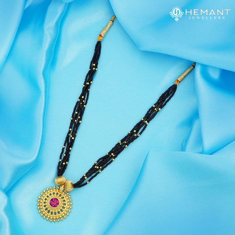 Traditional Maharashtrian Kolhapuri Mangalsutra Random Saj Rava II