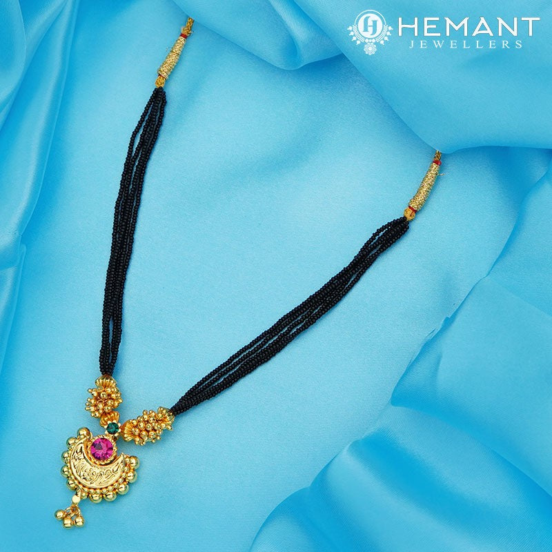 Traditional Maharashtrian Kolhapuri Mangalsutra Small Ghas Chand Medium