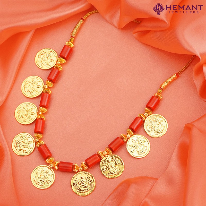 Traditional Maharashtrian Kolhapuri Micro Gold Plated 9 Coin Putali Har (with earrings)