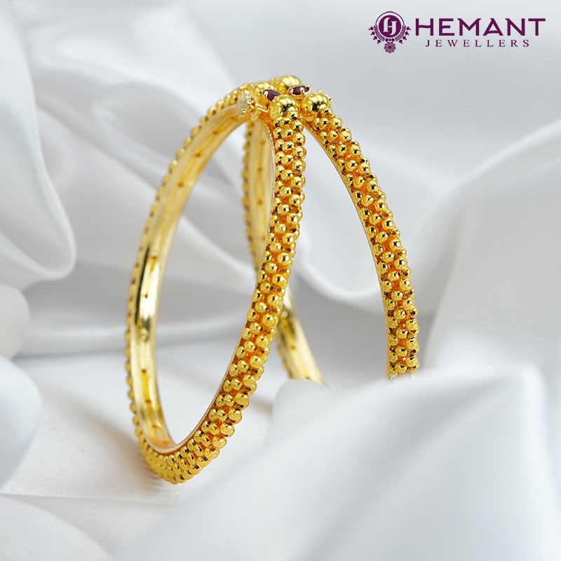 Traditional Maharashtrian Kolhapuri Micro Gold Plated Thushi Bangles