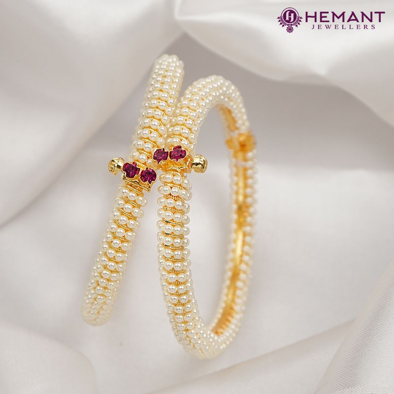 Traditional Maharashtrian Kolhapuri Moti Bangles Spring