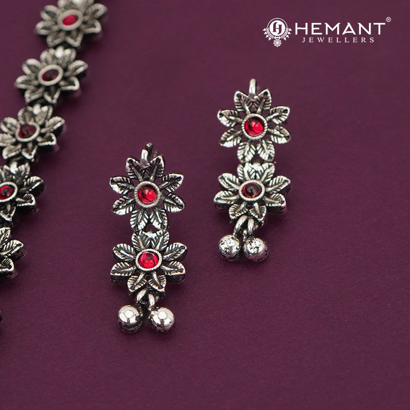 Traditional Maharashtrian Kolhapuri Oxidized Silver Bakuli Har I Line Stone (with earrings) - 5031