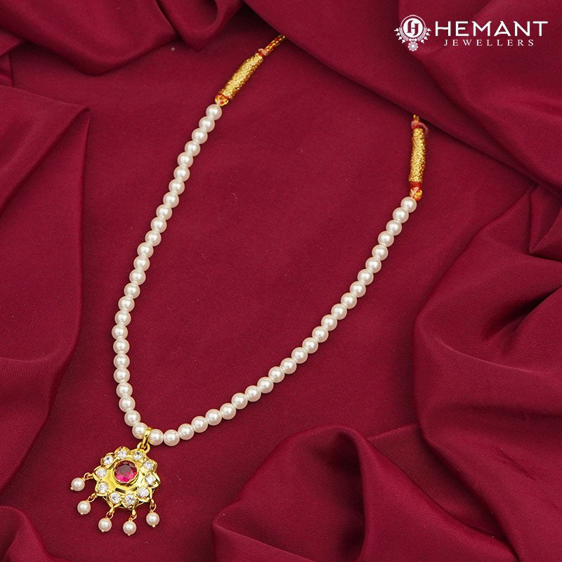 Traditional Maharashtrian Moti Mala Plain Karwari Medium Round